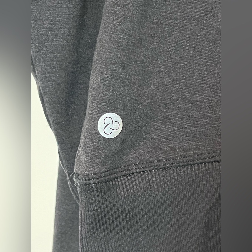 Zella loose fitting turtleneck top - Picture 3 of 6